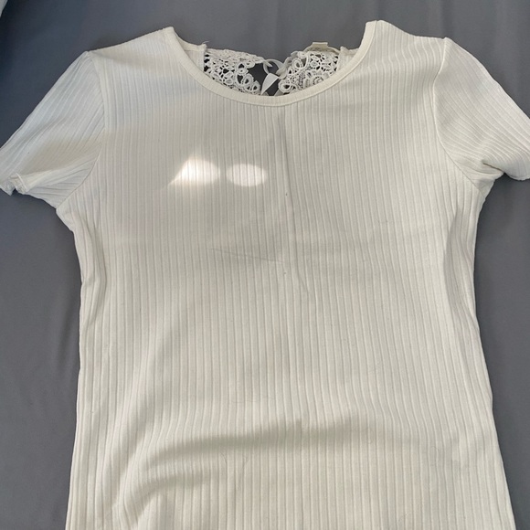 White shirt - Picture 1 of 2